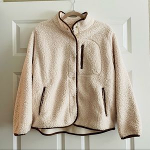 Universal Thread Cream Sherpa Jacket CL